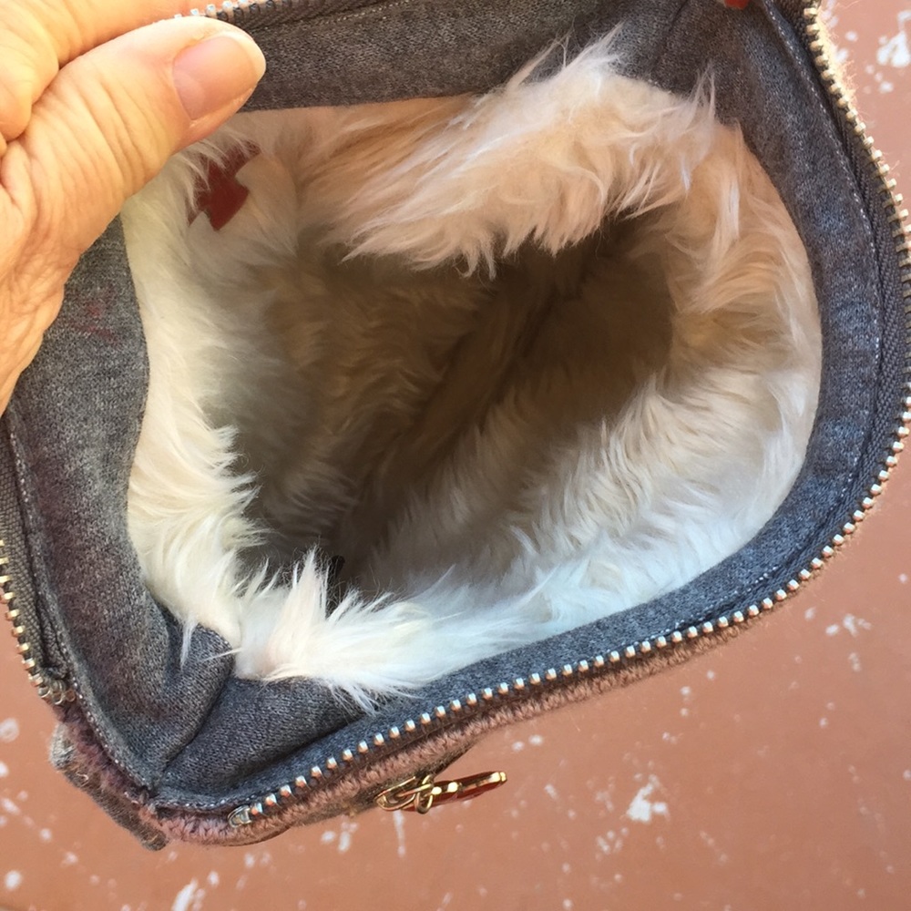 Fuzzy Nation Handbag - Picture 7 of 8